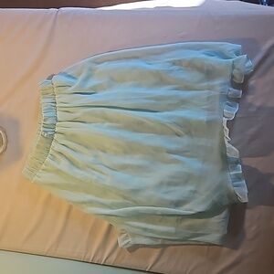 No boundaries high low skirt size large